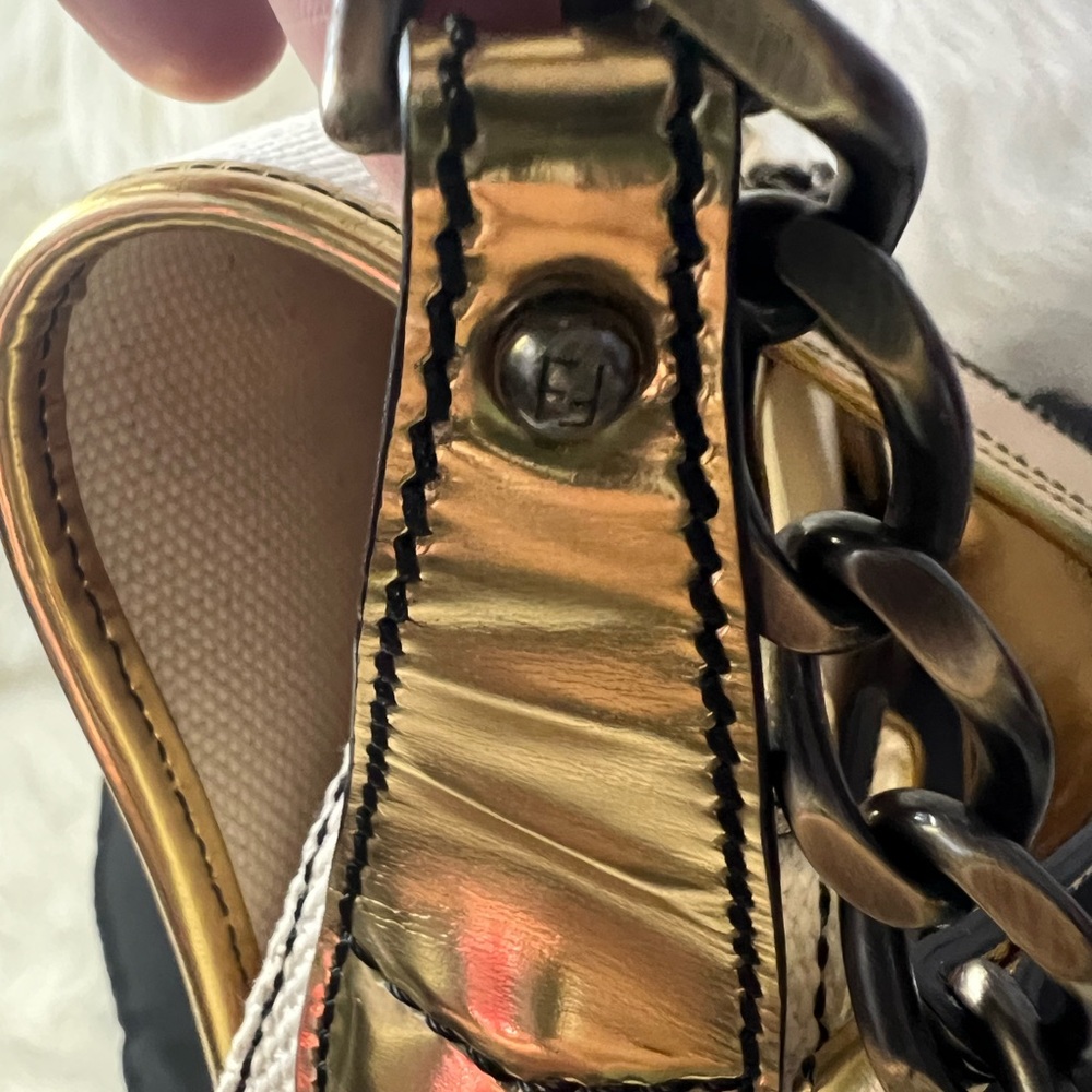 Fendi White Canvas B. Bag Golden💛 - Picture 9 of 15